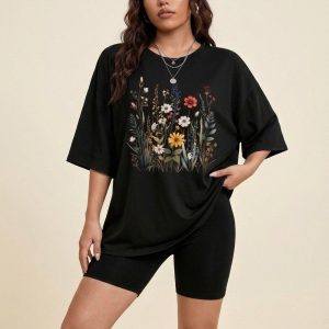 Women Black Oversized Printed Flowers T-shirt